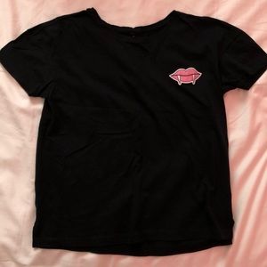 Black t-shirt